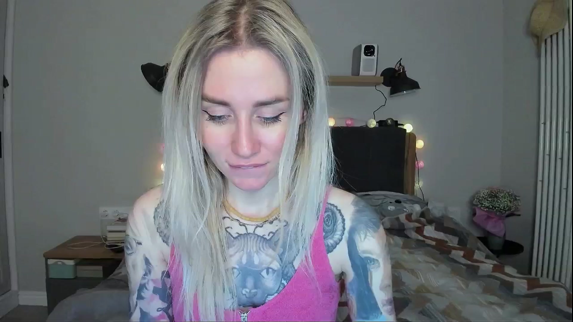 Gallery image thumbnail from Alexa_Smithhh's myfreecams stream on, 05/05/2024, 20:29 image 15 of 20