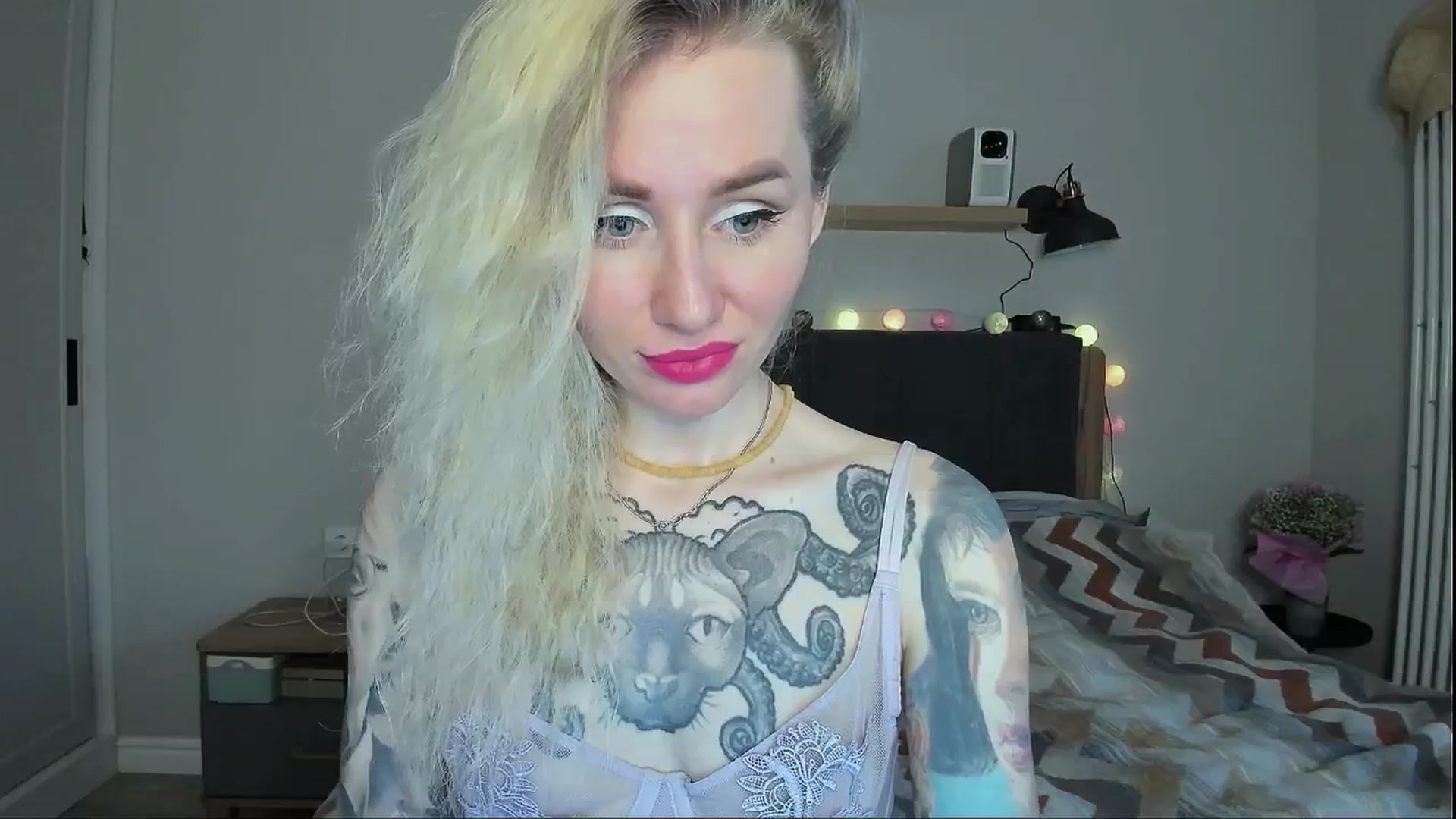 Gallery image thumbnail from Alexa_Smithhh's myfreecams stream on, 05/06/2024, 18:25 image 12 of 20