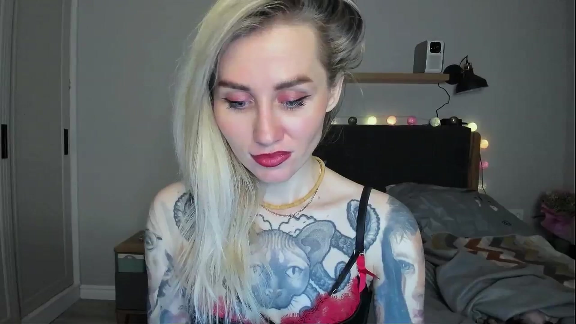 Gallery image thumbnail from Alexa_Smithhh's myfreecams stream on, 05/13/2024, 20:16 image 7 of 20