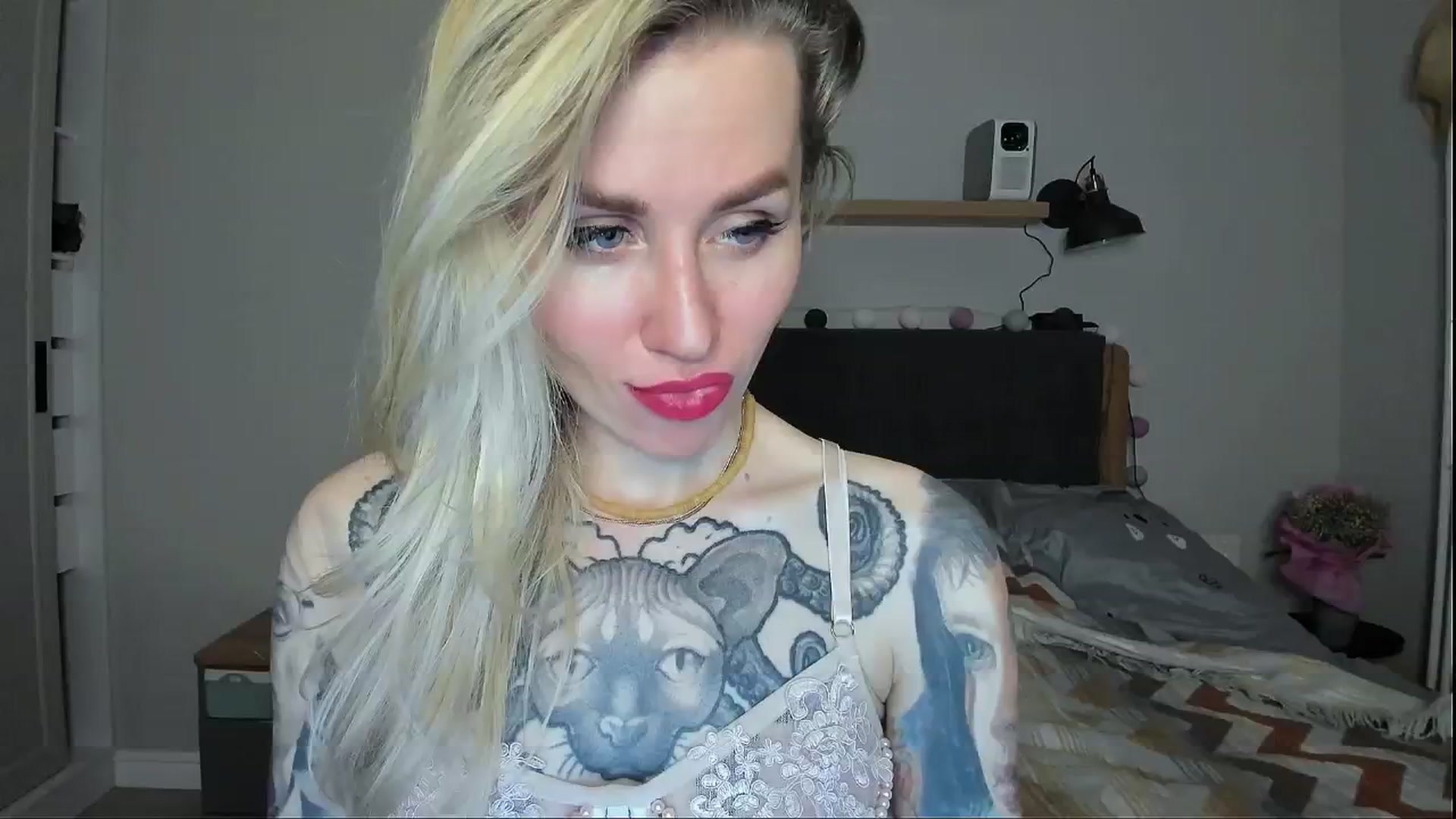 Gallery image thumbnail from Alexa_Smithhh's myfreecams stream on, 05/16/2024, 19:58 image 15 of 20