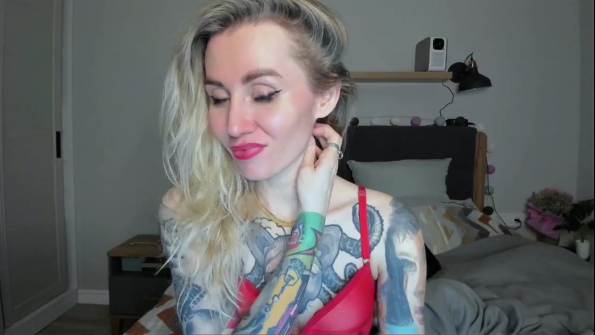Gallery image thumbnail from Alexa_Smithhh's myfreecams stream on, 05/21/2024, 19:47 image 16 of 20
