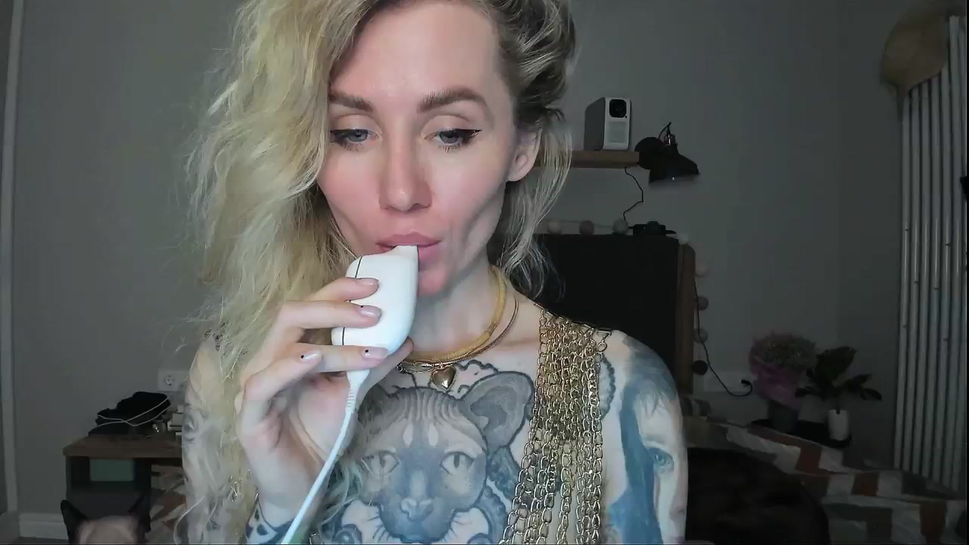 Gallery image thumbnail from Alexa_Smithhh's myfreecams stream on, 05/27/2024, 20:11 image 16 of 20