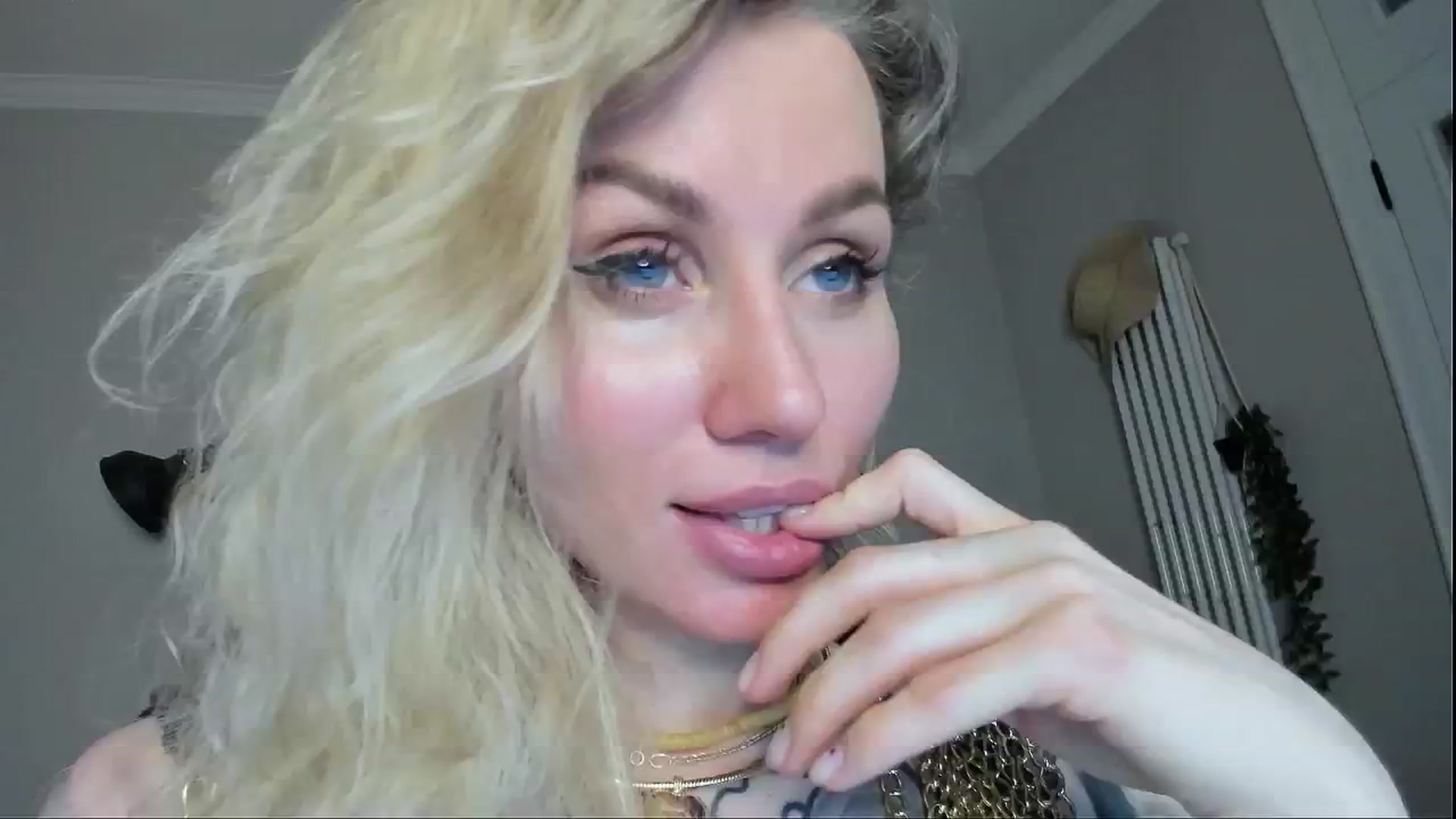 Gallery image thumbnail from Alexa_Smithhh's myfreecams stream on, 05/27/2024, 20:46 image 5 of 20