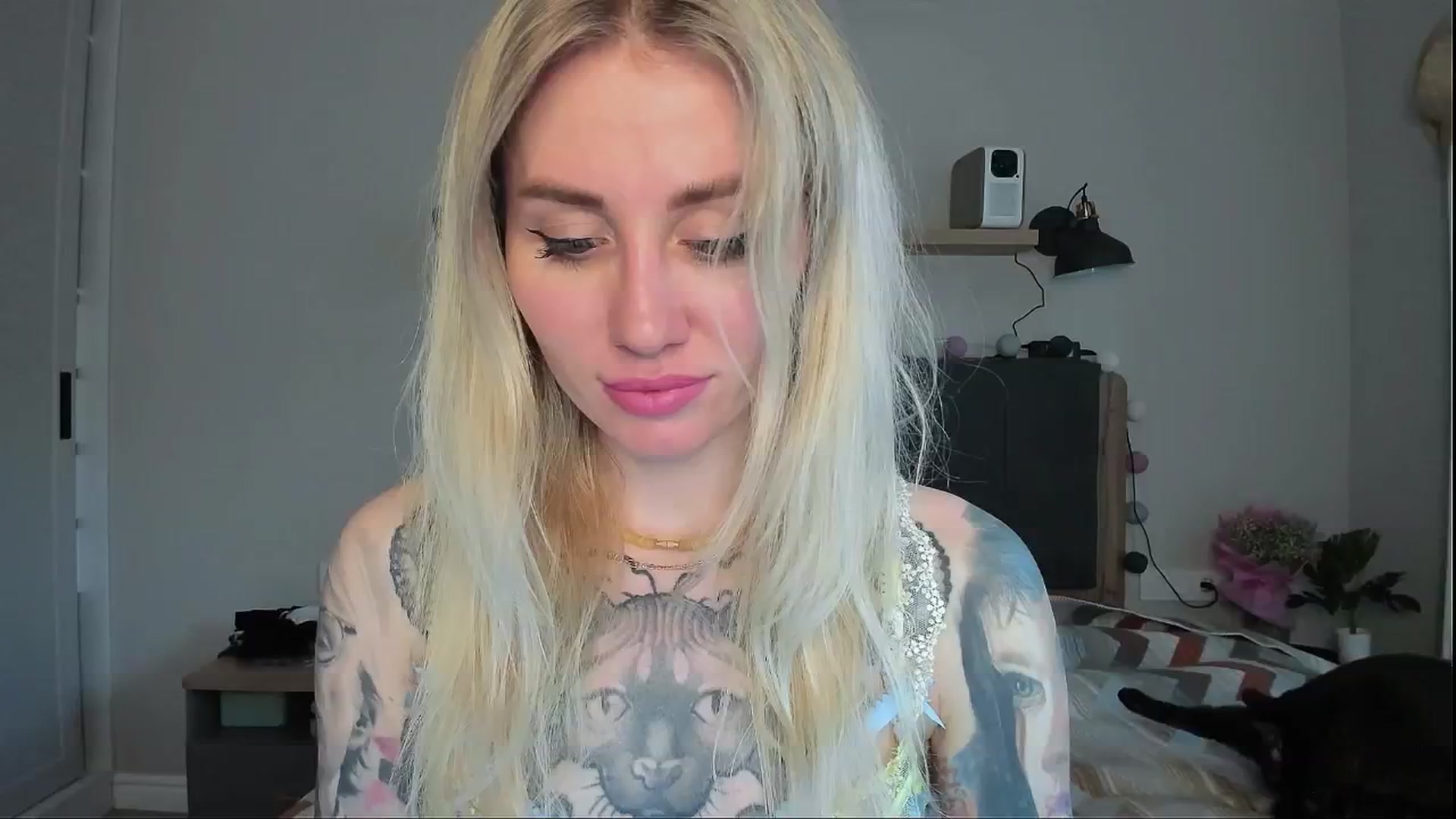 Gallery image thumbnail from Alexa_Smithhh's myfreecams stream on, 05/28/2024, 18:18 image 14 of 20