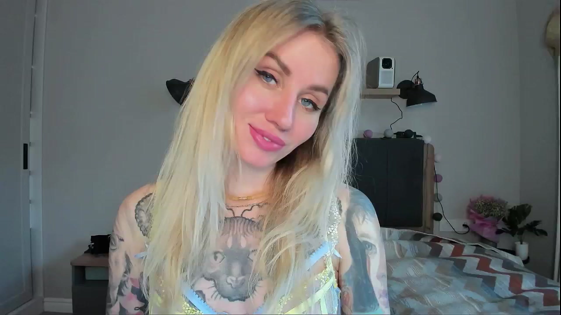Gallery image thumbnail from Alexa_Smithhh's myfreecams stream on, 05/28/2024, 18:18 image 7 of 20