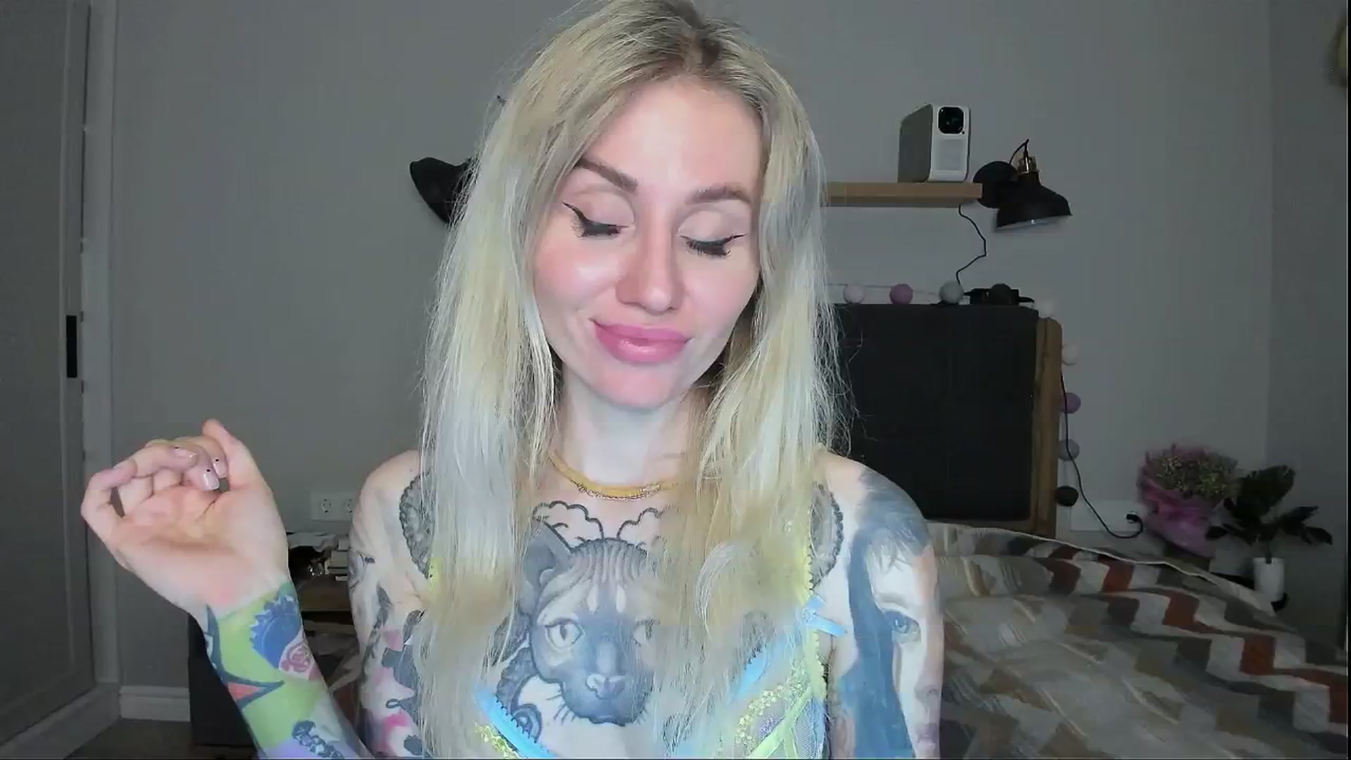 Gallery image thumbnail from Alexa_Smithhh's myfreecams stream on, 05/28/2024, 21:00 image 14 of 20