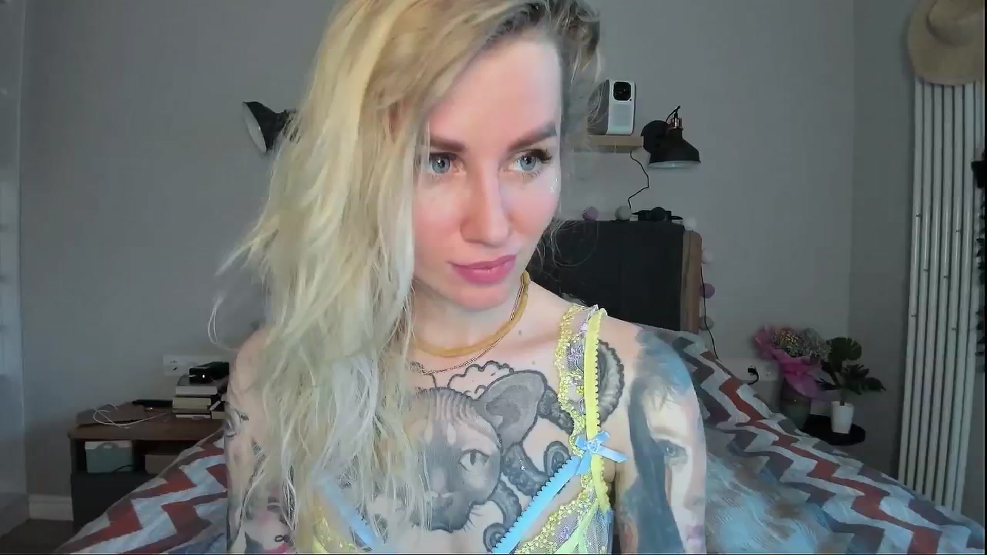 Gallery image thumbnail from Alexa_Smithhh's myfreecams stream on, 06/14/2024, 19:08 image 12 of 20