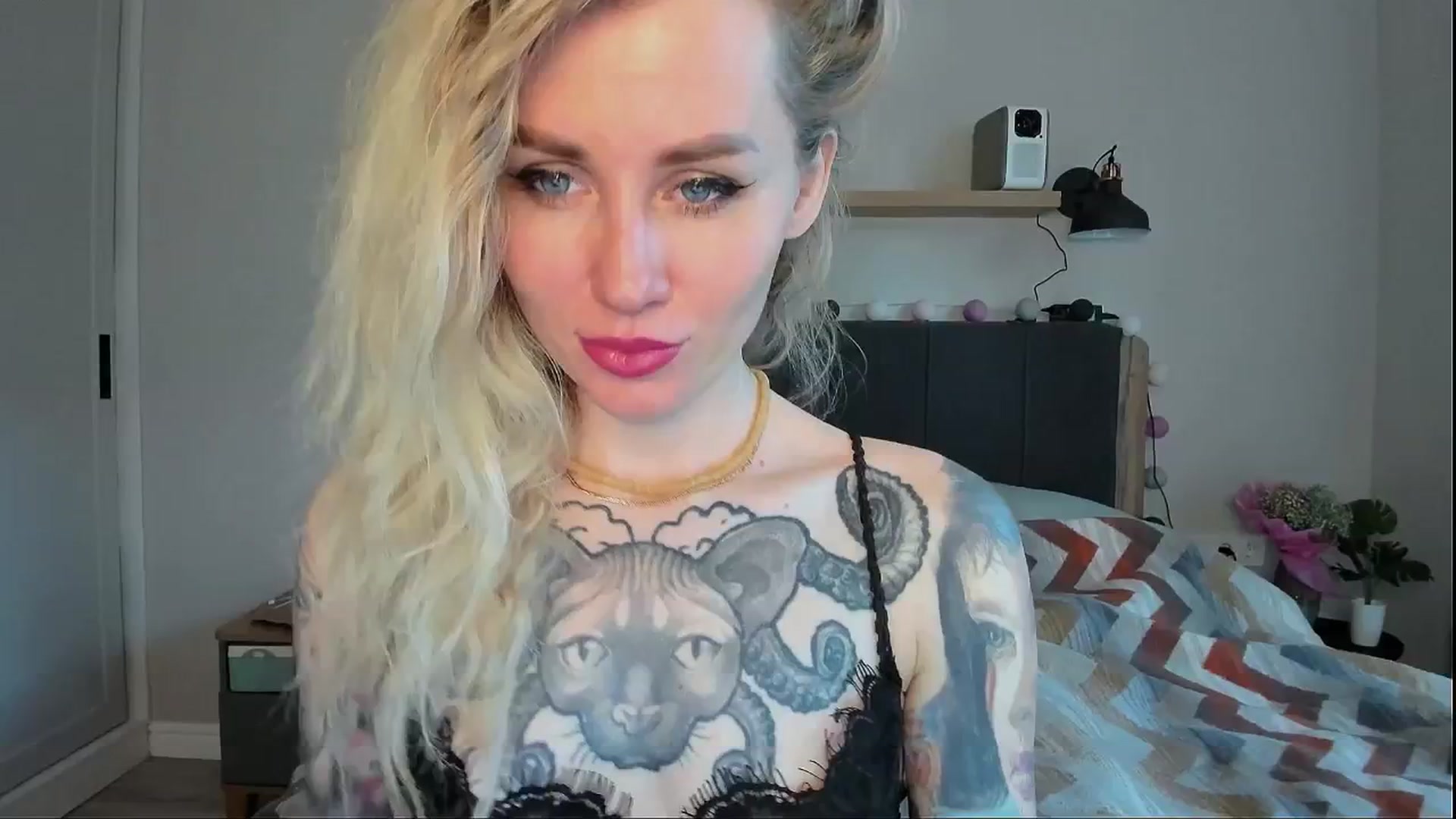 Gallery image thumbnail from Alexa_Smithhh's myfreecams stream on, 06/18/2024, 18:47 image 10 of 20