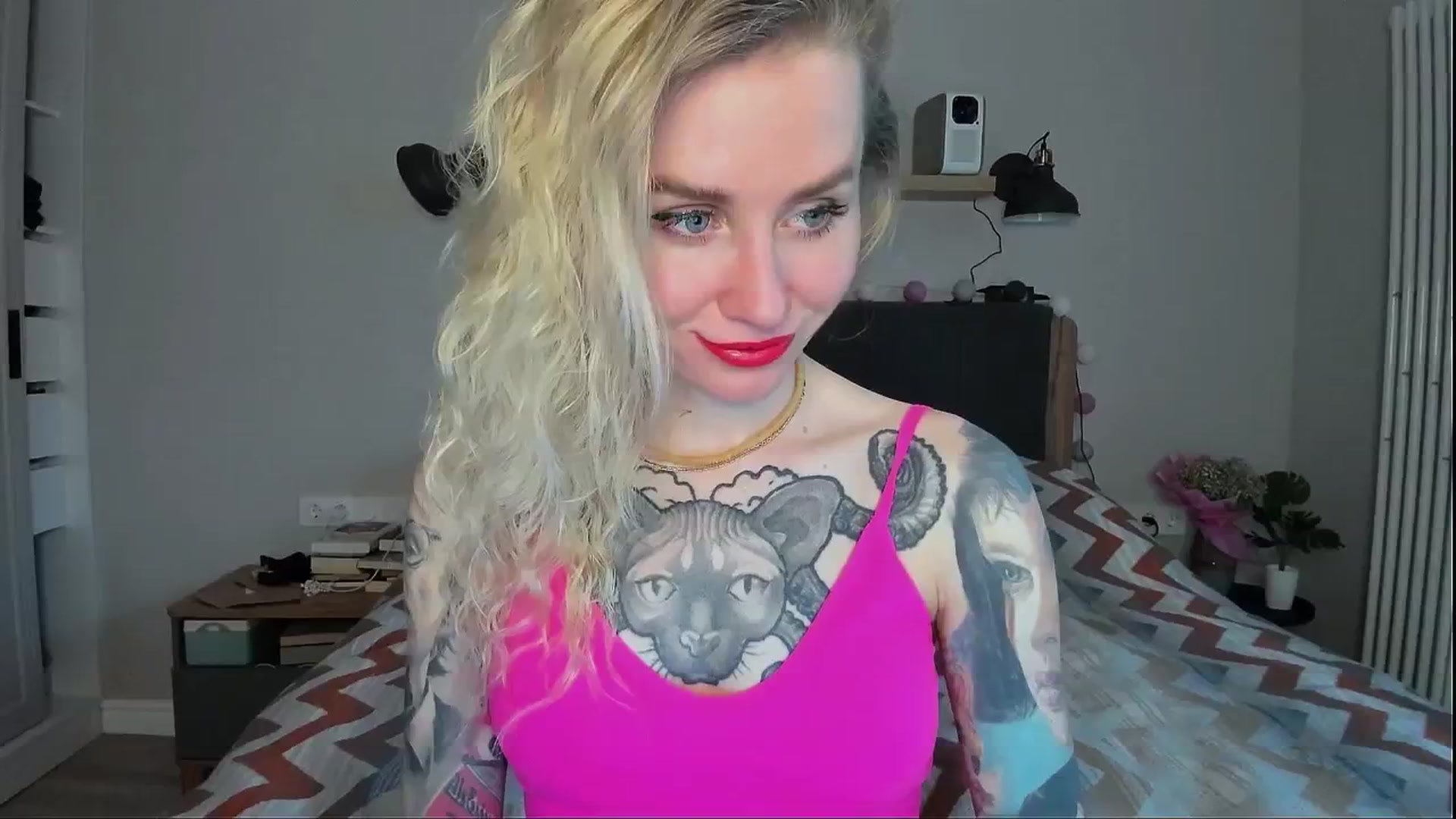 Gallery image thumbnail from Alexa_Smithhh's myfreecams stream on, 06/20/2024, 18:19 image 15 of 20