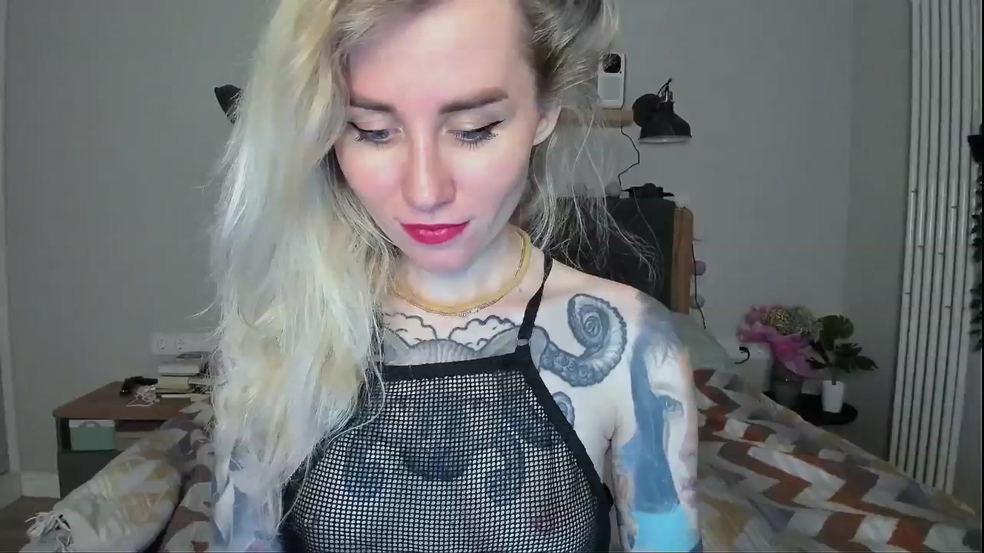 Gallery image thumbnail from Alexa_Smithhh's myfreecams stream on, 06/25/2024, 21:25 image 16 of 20