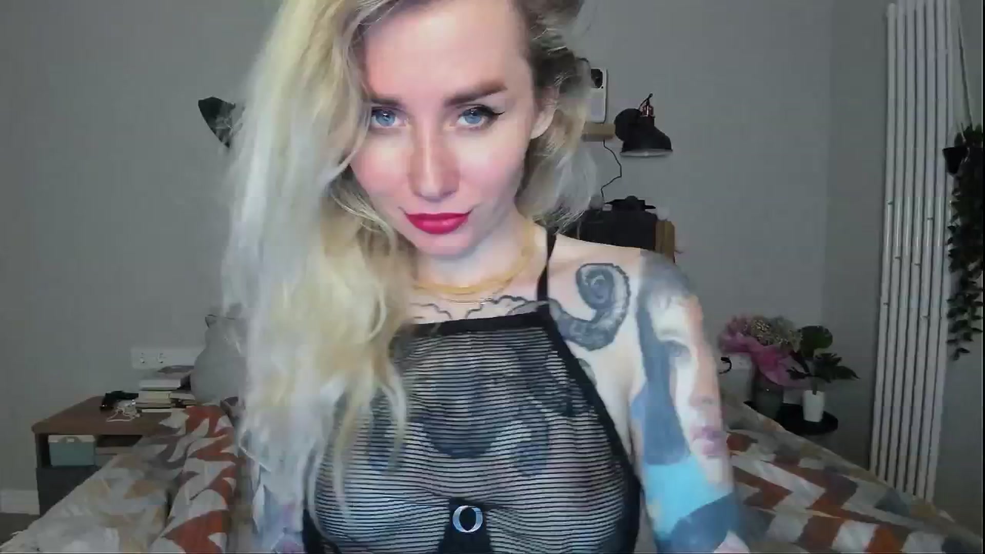 Gallery image thumbnail from Alexa_Smithhh's myfreecams stream on, 06/25/2024, 21:25 image 2 of 20