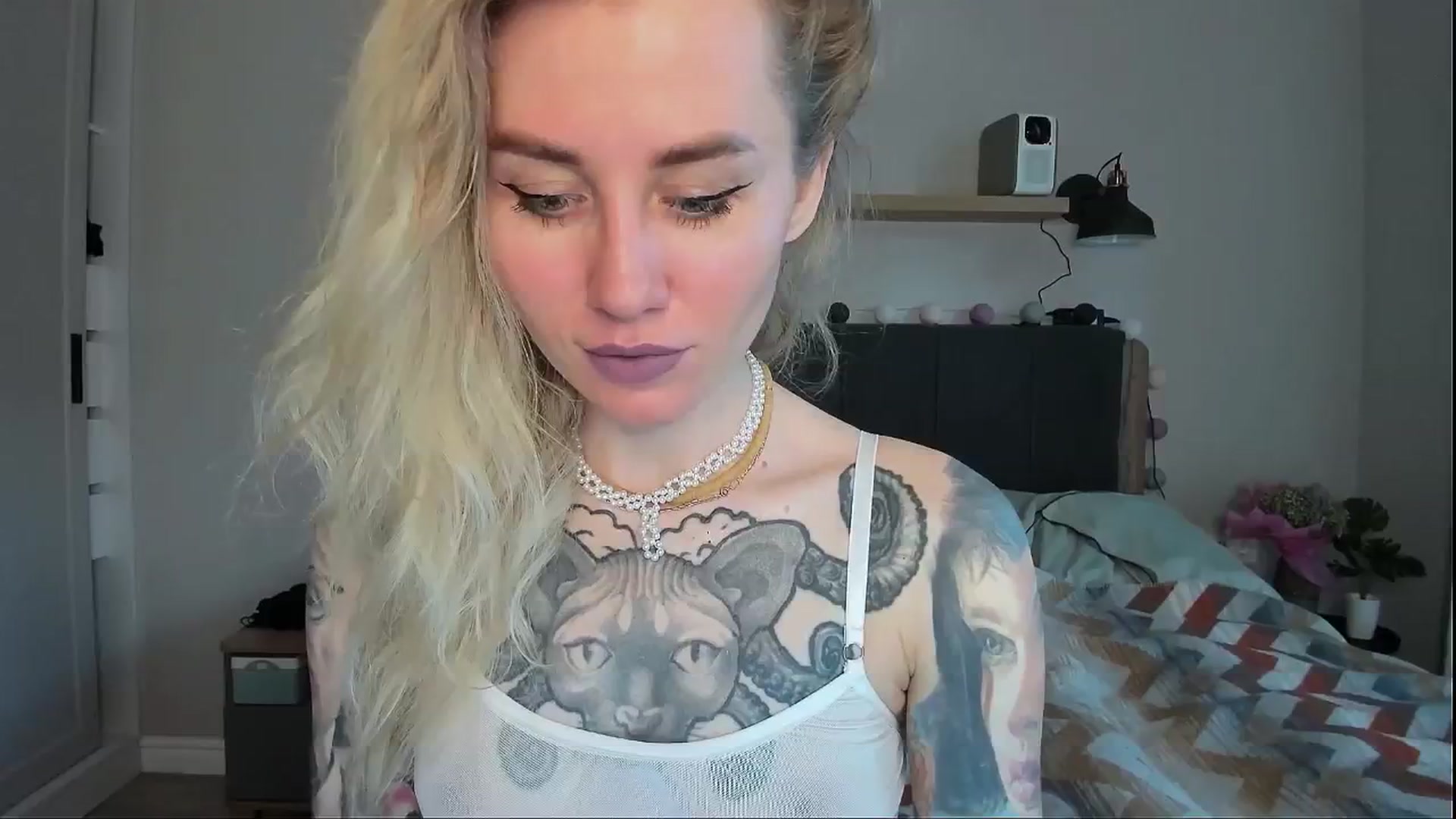 Gallery image thumbnail from Alexa_Smithhh's myfreecams stream on, 06/27/2024, 18:49 image 14 of 20