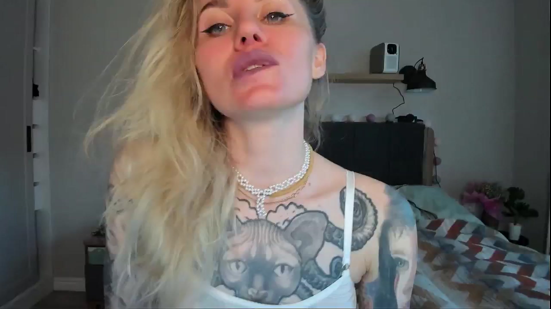 Gallery image thumbnail from Alexa_Smithhh's myfreecams stream on, 06/27/2024, 18:49 image 11 of 20