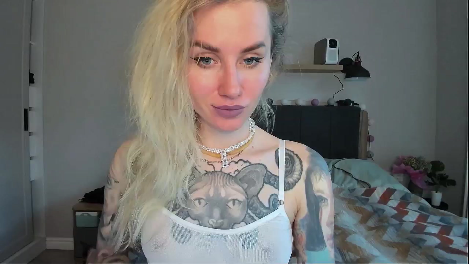 Gallery image thumbnail from Alexa_Smithhh's myfreecams stream on, 06/27/2024, 18:49 image 8 of 20