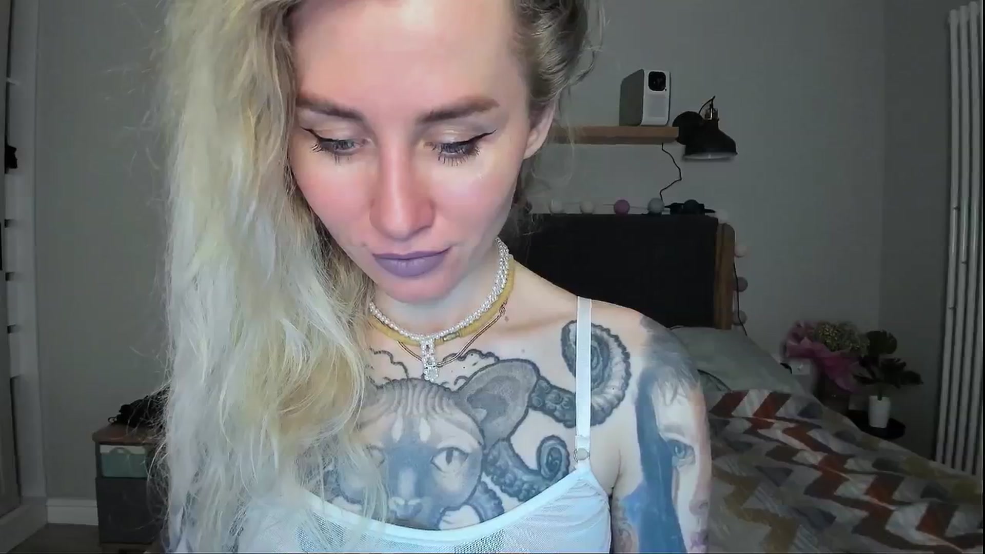 Gallery image thumbnail from Alexa_Smithhh's myfreecams stream on, 06/27/2024, 20:22 image 16 of 20