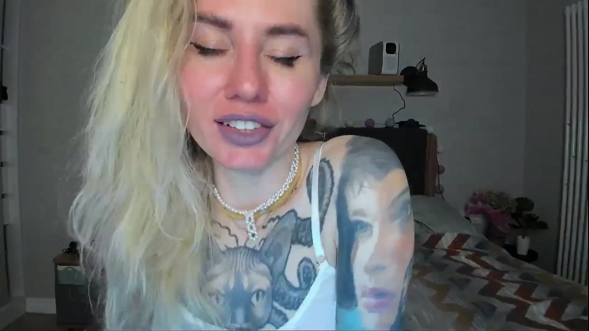Gallery image thumbnail from Alexa_Smithhh's myfreecams stream on, 06/27/2024, 20:22 image 18 of 20
