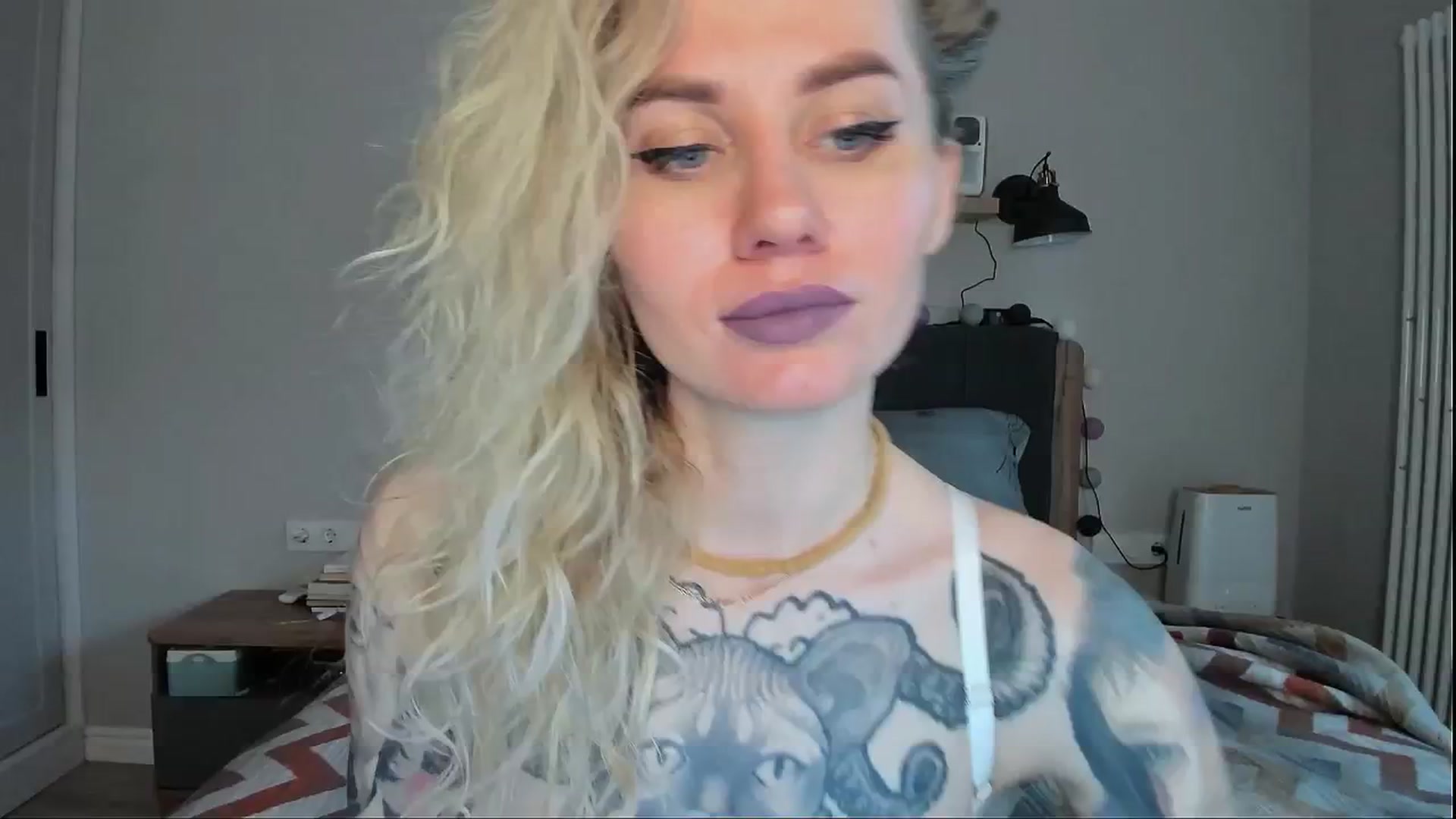Gallery image thumbnail from Alexa_Smithhh's myfreecams stream on, 07/05/2024, 17:51 image 2 of 20