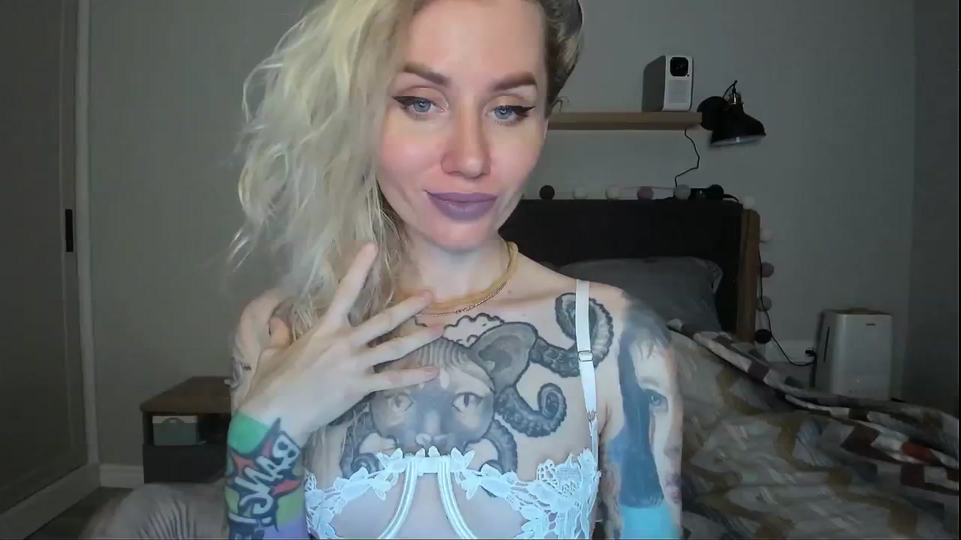 Gallery image thumbnail from Alexa_Smithhh's myfreecams stream on, 07/05/2024, 21:19 image 12 of 20
