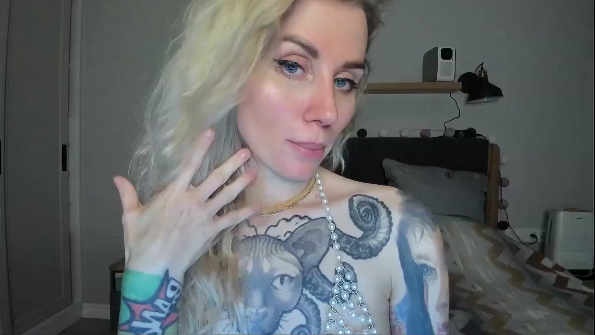 Gallery image thumbnail from Alexa_Smithhh's myfreecams stream on, 07/07/2024, 21:09 image 6 of 20