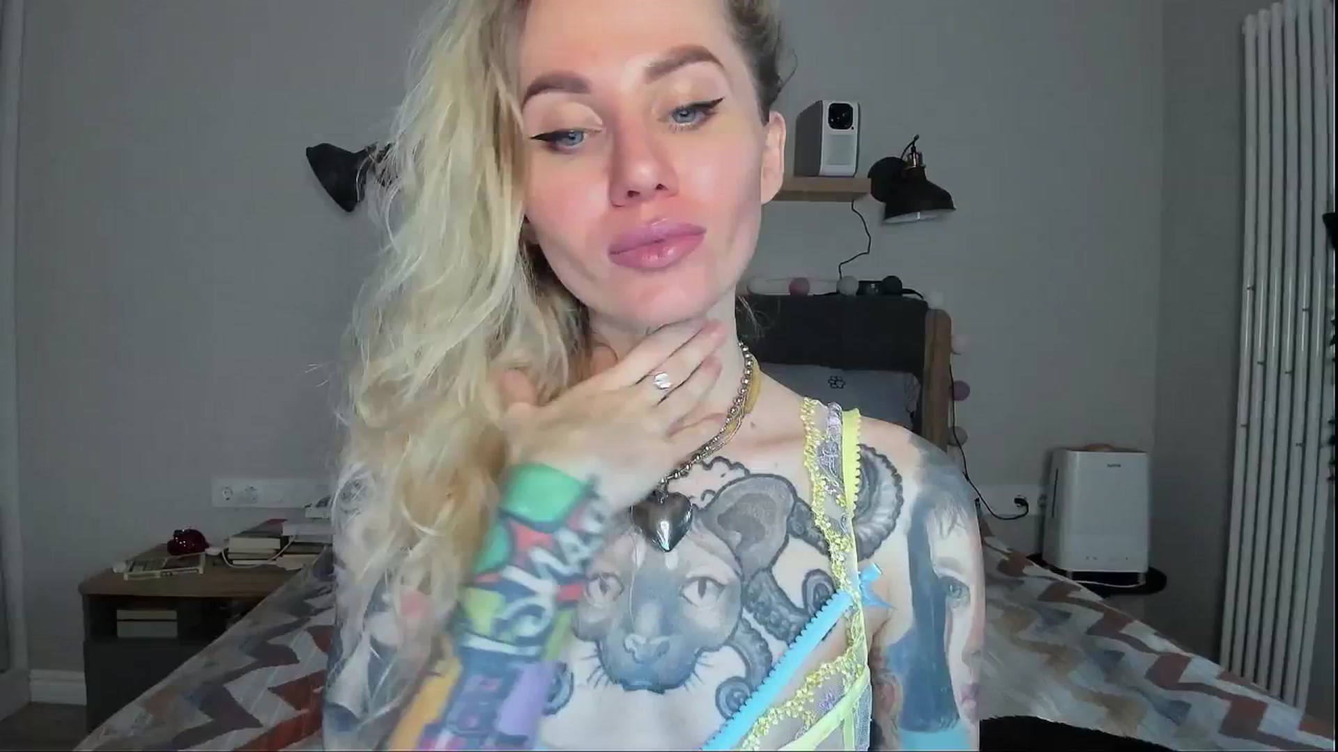 Gallery image thumbnail from Alexa_Smithhh's myfreecams stream on, 07/14/2024, 18:18 image 4 of 20