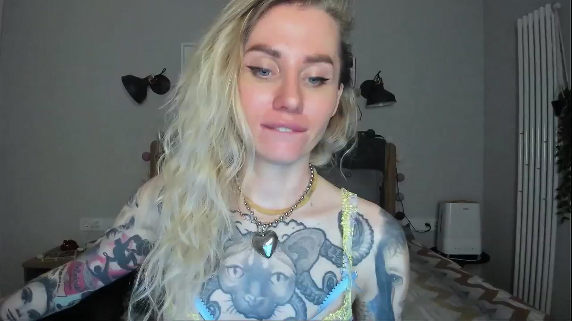 Gallery image thumbnail from Alexa_Smithhh's myfreecams stream on, 07/14/2024, 21:12 image 12 of 20
