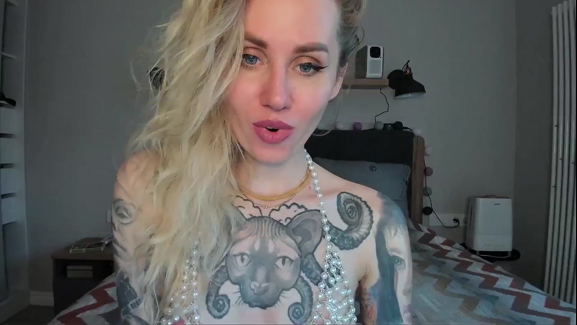 Gallery image thumbnail from Alexa_Smithhh's myfreecams stream on, 07/16/2024, 18:31 image 9 of 20