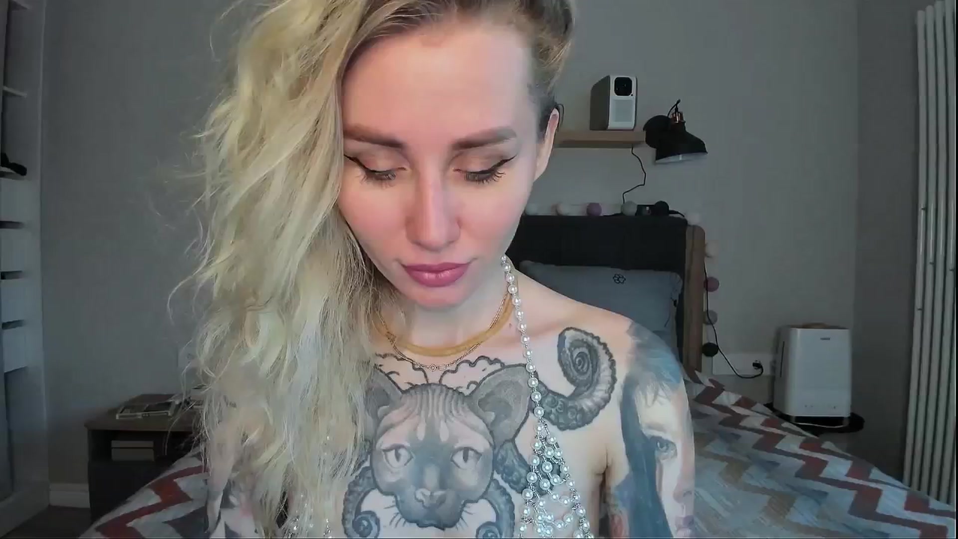 Gallery image thumbnail from Alexa_Smithhh's myfreecams stream on, 07/16/2024, 18:31 image 15 of 20