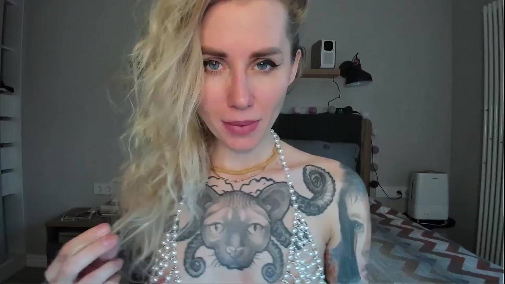 Gallery image thumbnail from Alexa_Smithhh's myfreecams stream on, 07/16/2024, 18:31 image 18 of 20