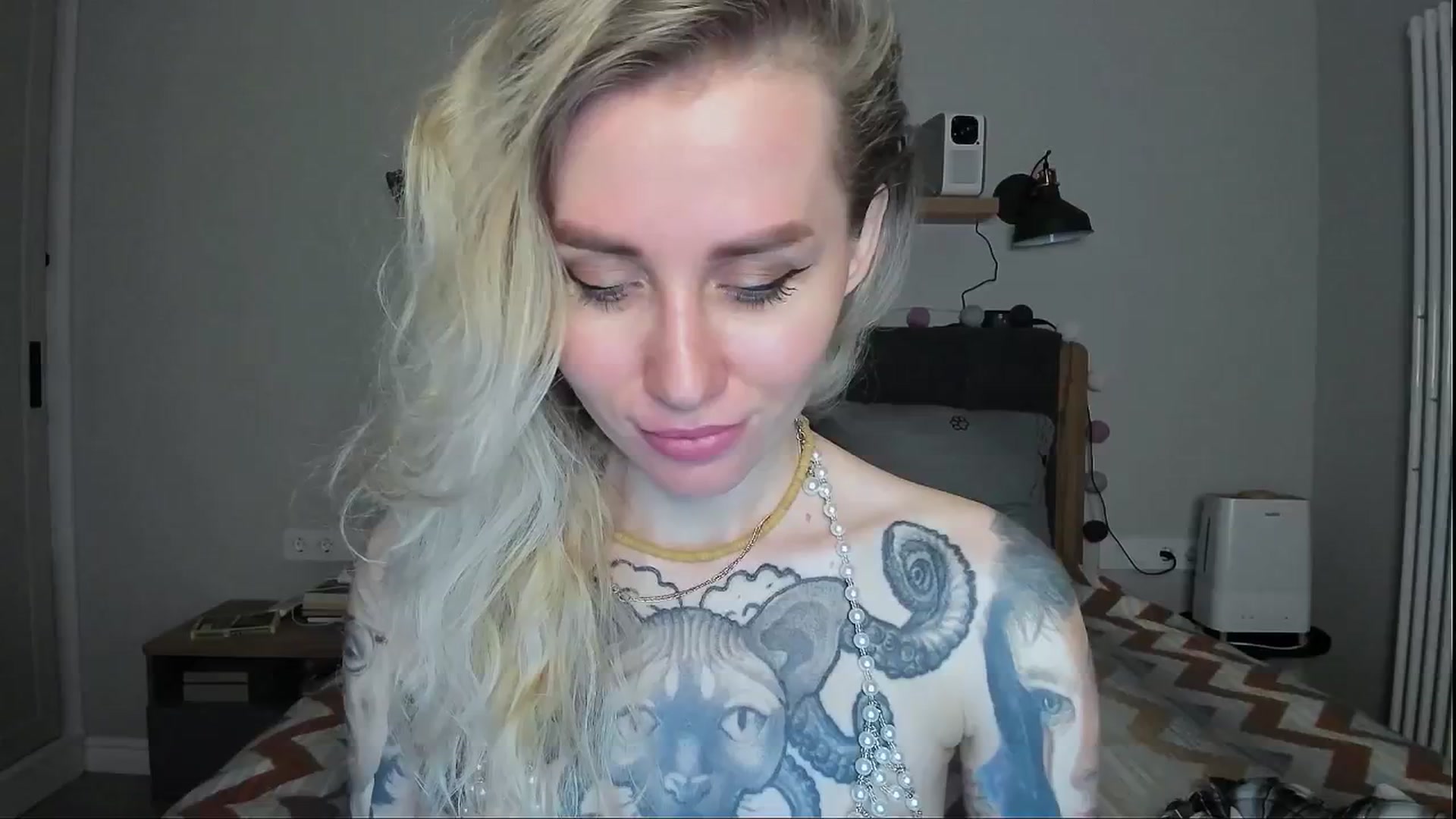 Gallery image thumbnail from Alexa_Smithhh's myfreecams stream on, 07/16/2024, 21:46 image 14 of 20