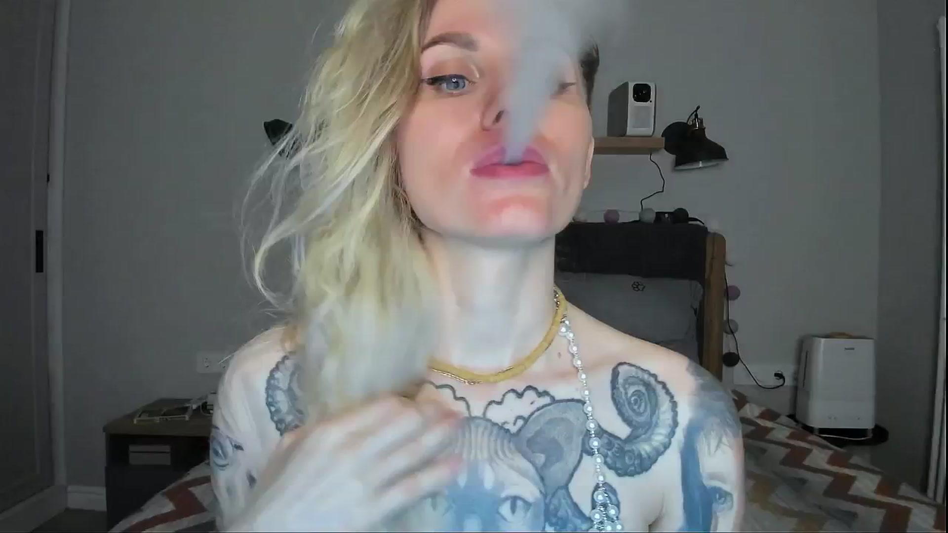 Gallery image thumbnail from Alexa_Smithhh's myfreecams stream on, 07/16/2024, 21:46 image 6 of 20