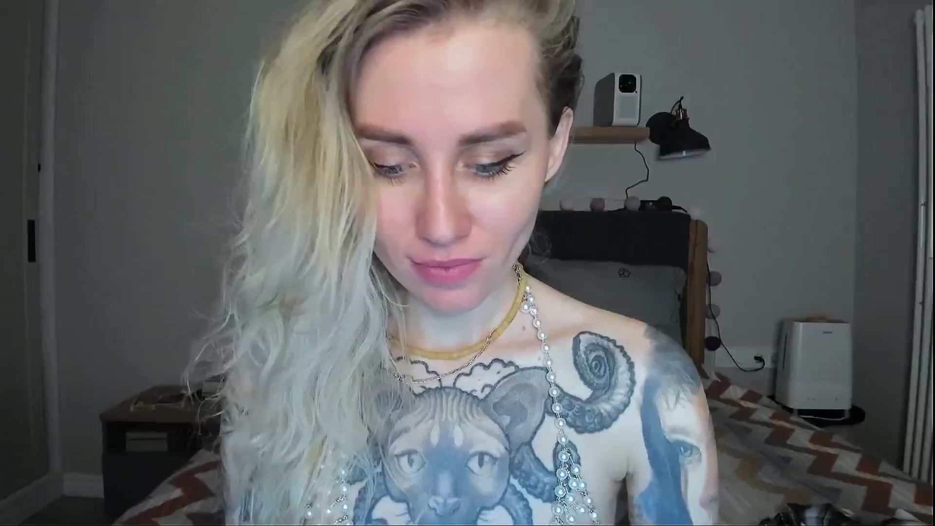 Gallery image thumbnail from Alexa_Smithhh's myfreecams stream on, 07/16/2024, 21:46 image 15 of 20