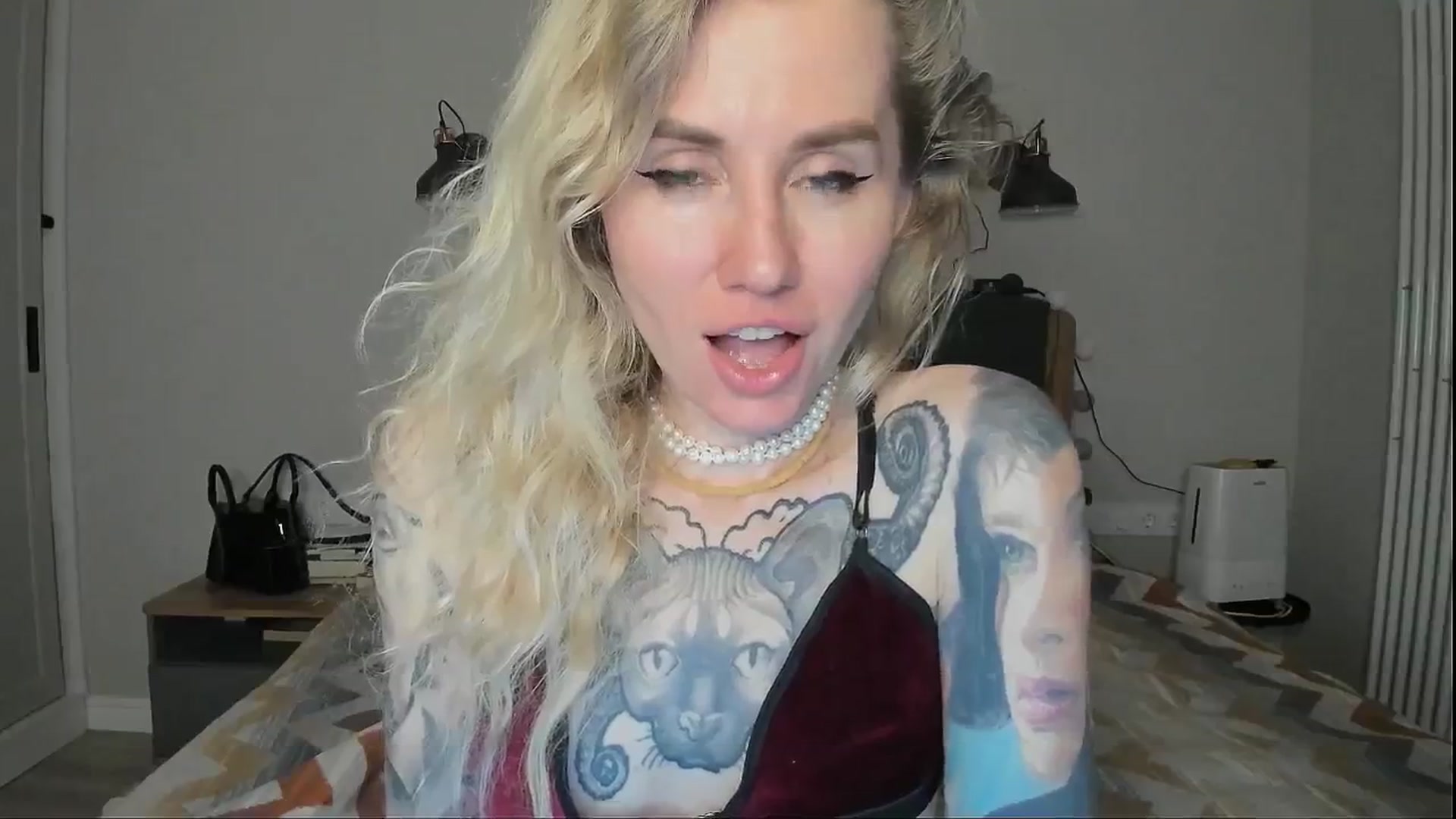 Gallery image thumbnail from Alexa_Smithhh's myfreecams stream on, 07/23/2024, 20:06 image 14 of 20