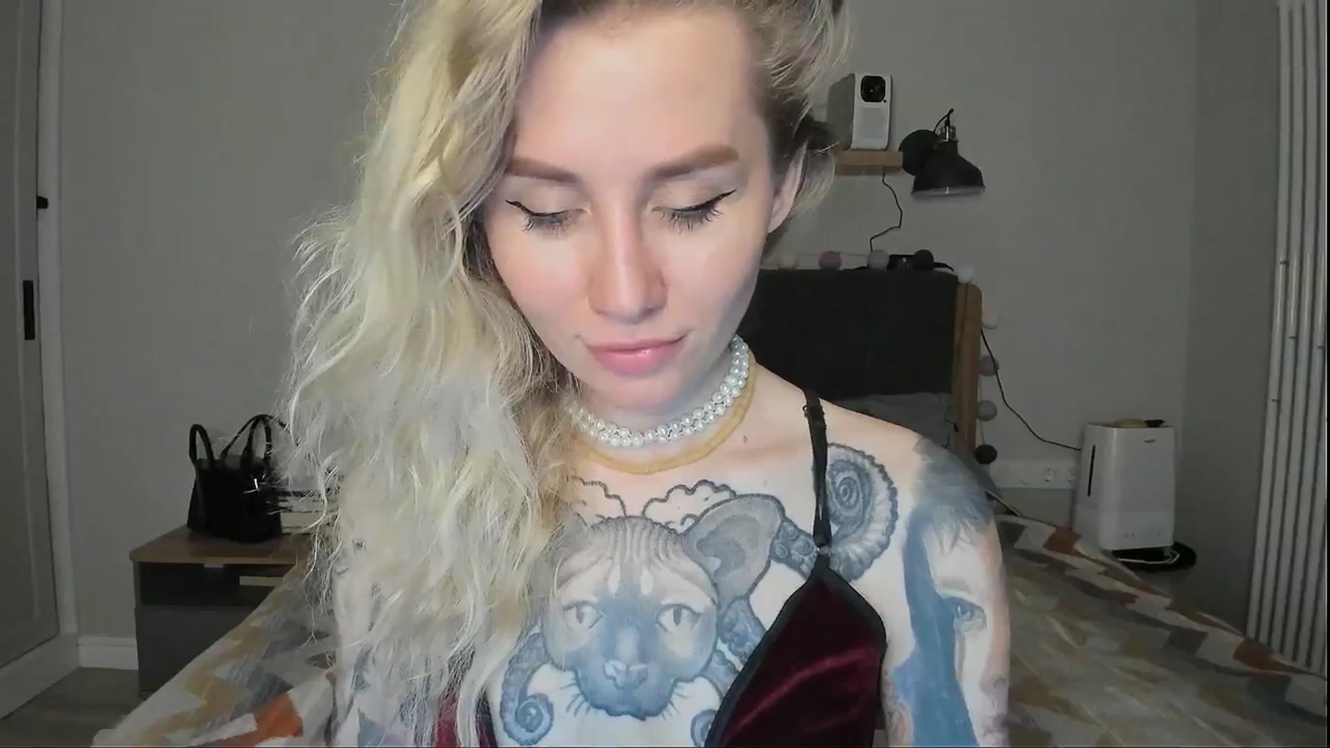 Gallery image thumbnail from Alexa_Smithhh's myfreecams stream on, 07/23/2024, 20:06 image 16 of 20