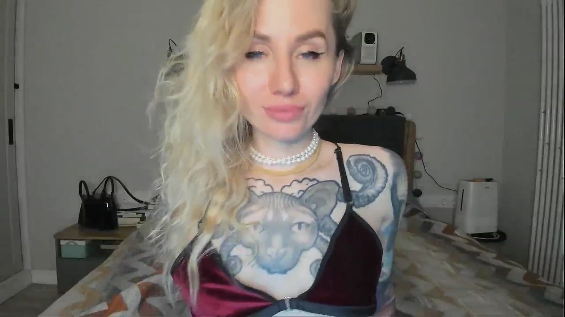 Gallery image thumbnail from Alexa_Smithhh's myfreecams stream on, 07/23/2024, 20:06 image 9 of 20