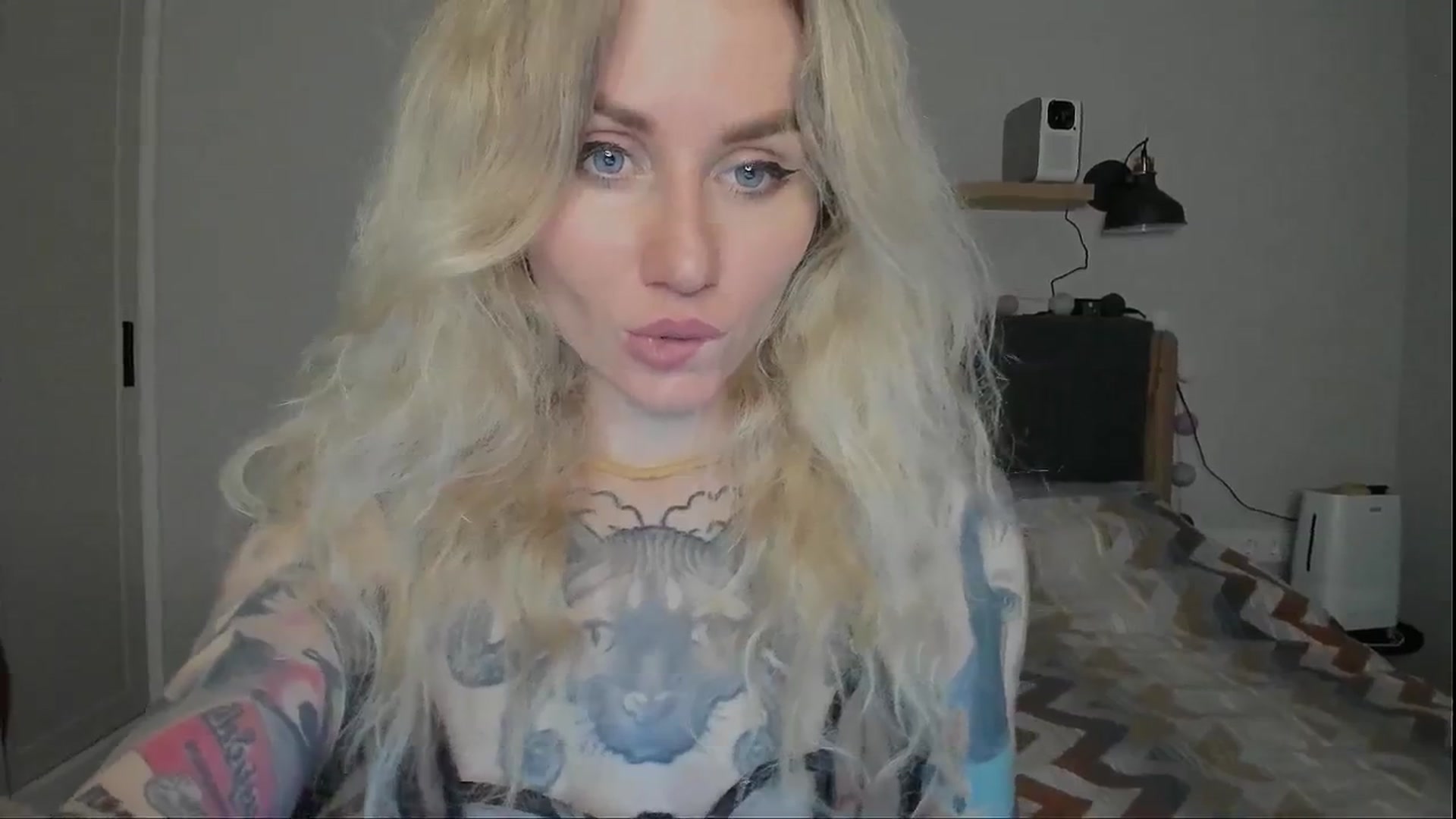 Gallery image thumbnail from Alexa_Smithhh's myfreecams stream on, 07/25/2024, 19:37 image 12 of 20