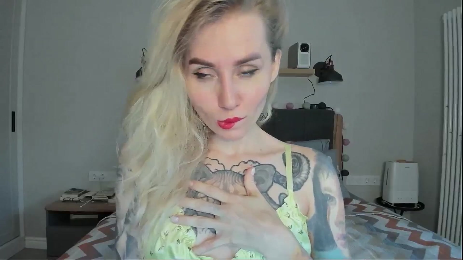Gallery image thumbnail from Alexa_Smithhh's myfreecams stream on, 07/31/2024, 17:52 image 16 of 20