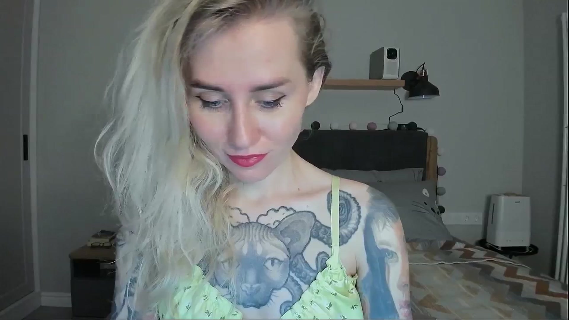 Gallery image thumbnail from Alexa_Smithhh's myfreecams stream on, 07/31/2024, 21:01 image 15 of 20