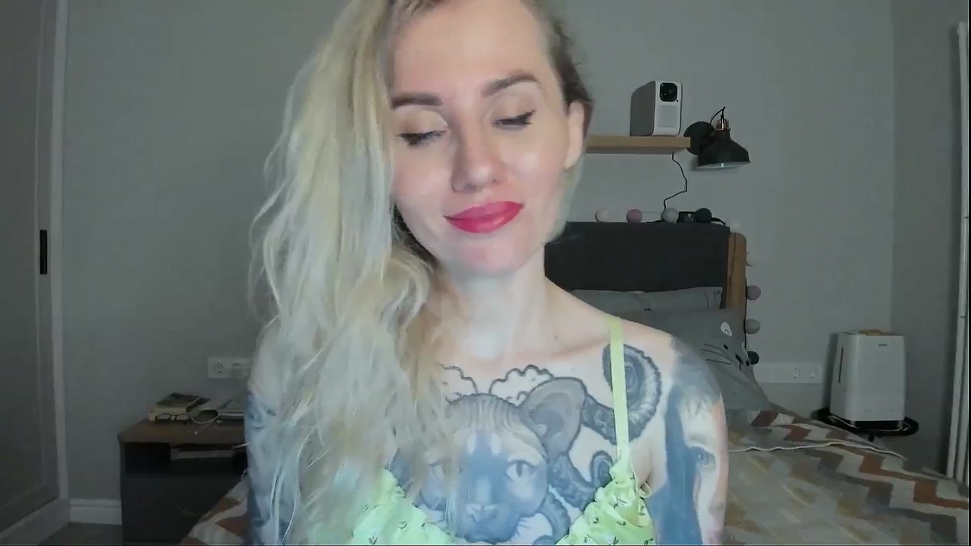 Gallery image thumbnail from Alexa_Smithhh's myfreecams stream on, 07/31/2024, 21:01 image 16 of 20