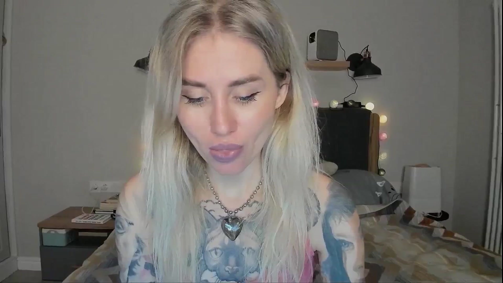 Gallery image thumbnail from Alexa_Smithhh's myfreecams stream on, 08/17/2024, 21:18 image 17 of 20