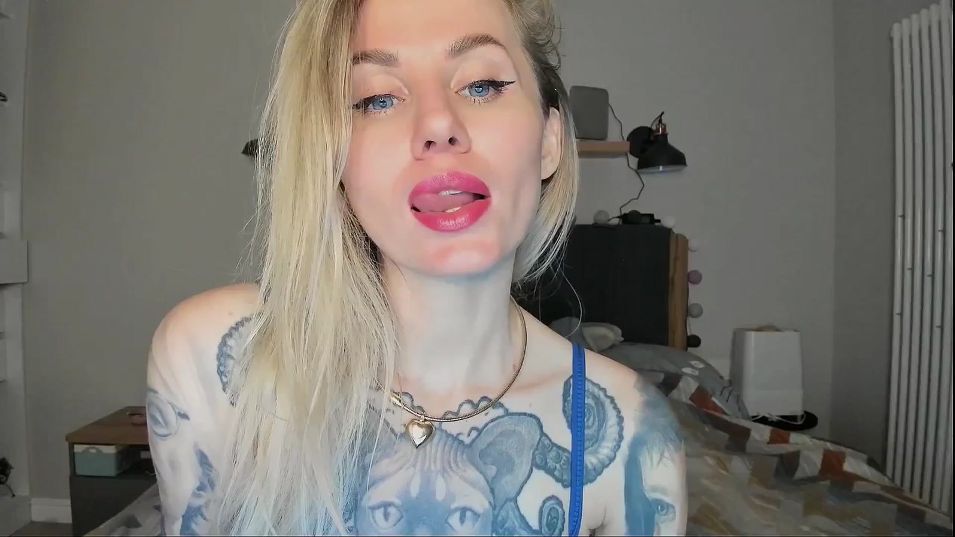 Gallery image thumbnail from Alexa_Smithhh's myfreecams stream on, 08/20/2024, 19:36 image 11 of 20