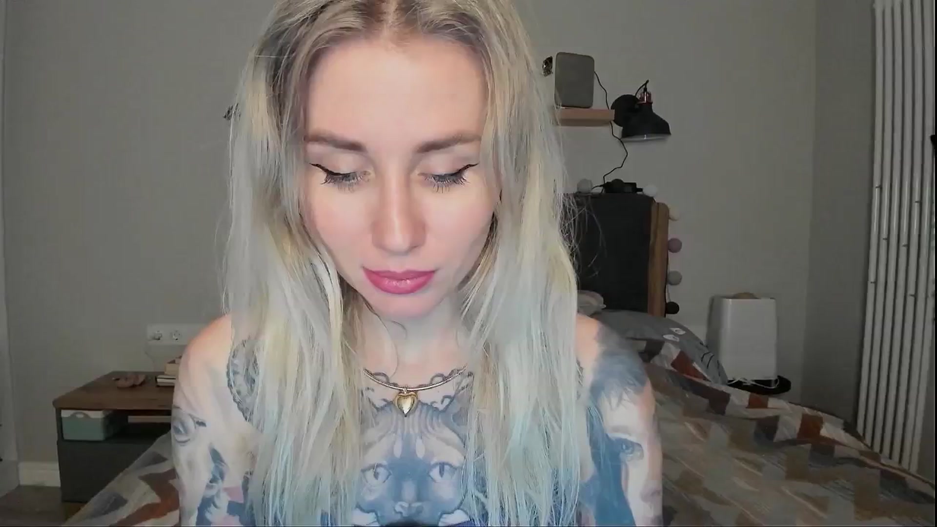 Gallery image thumbnail from Alexa_Smithhh's myfreecams stream on, 08/20/2024, 20:25 image 17 of 20