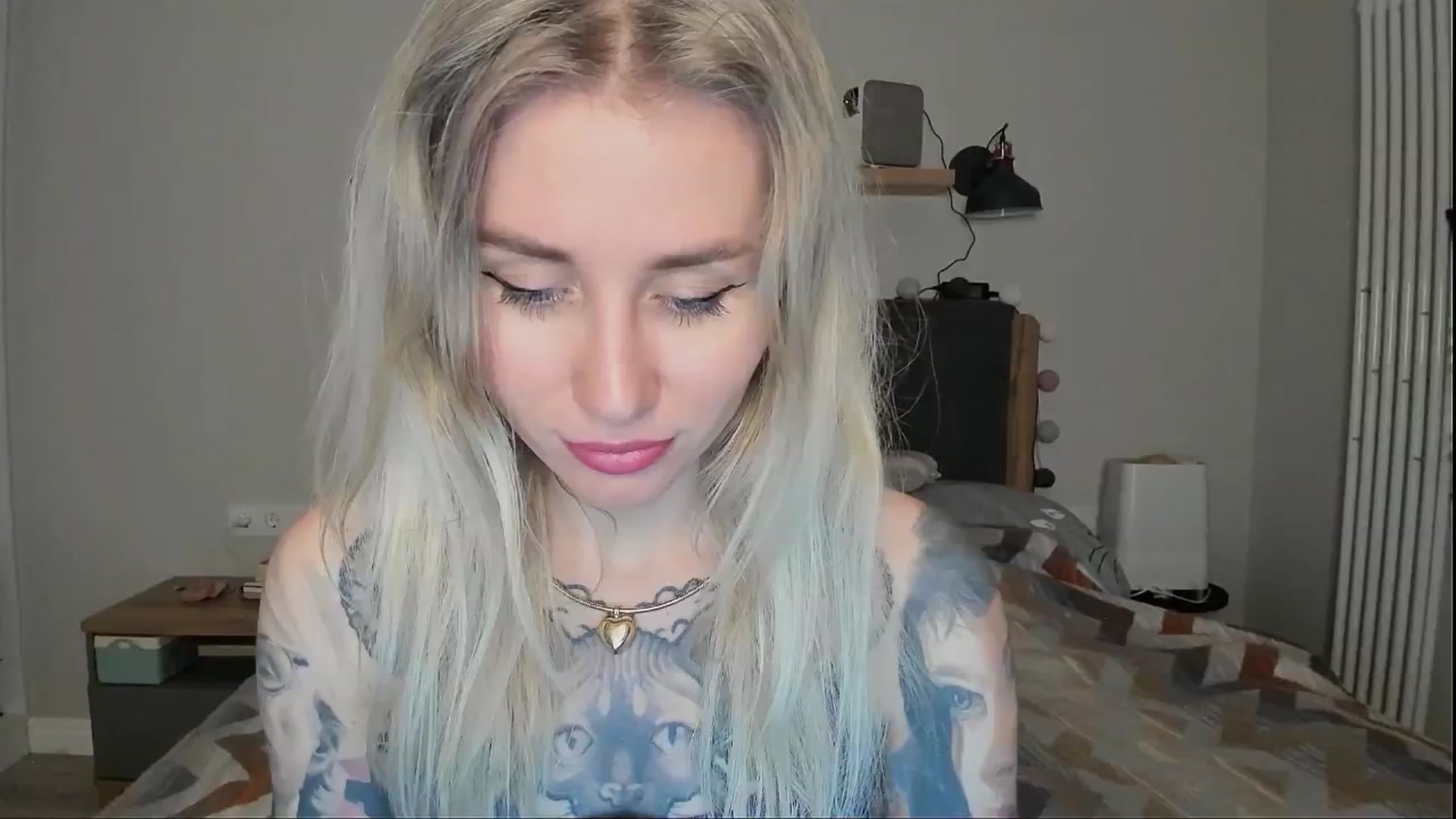 Gallery image thumbnail from Alexa_Smithhh's myfreecams stream on, 08/20/2024, 20:25 image 15 of 20
