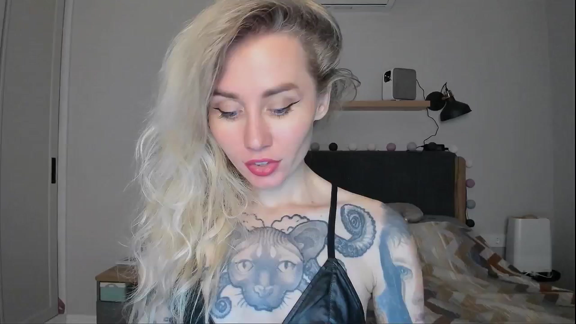 Gallery image thumbnail from Alexa_Smithhh's myfreecams stream on, 08/23/2024, 18:57 image 16 of 20
