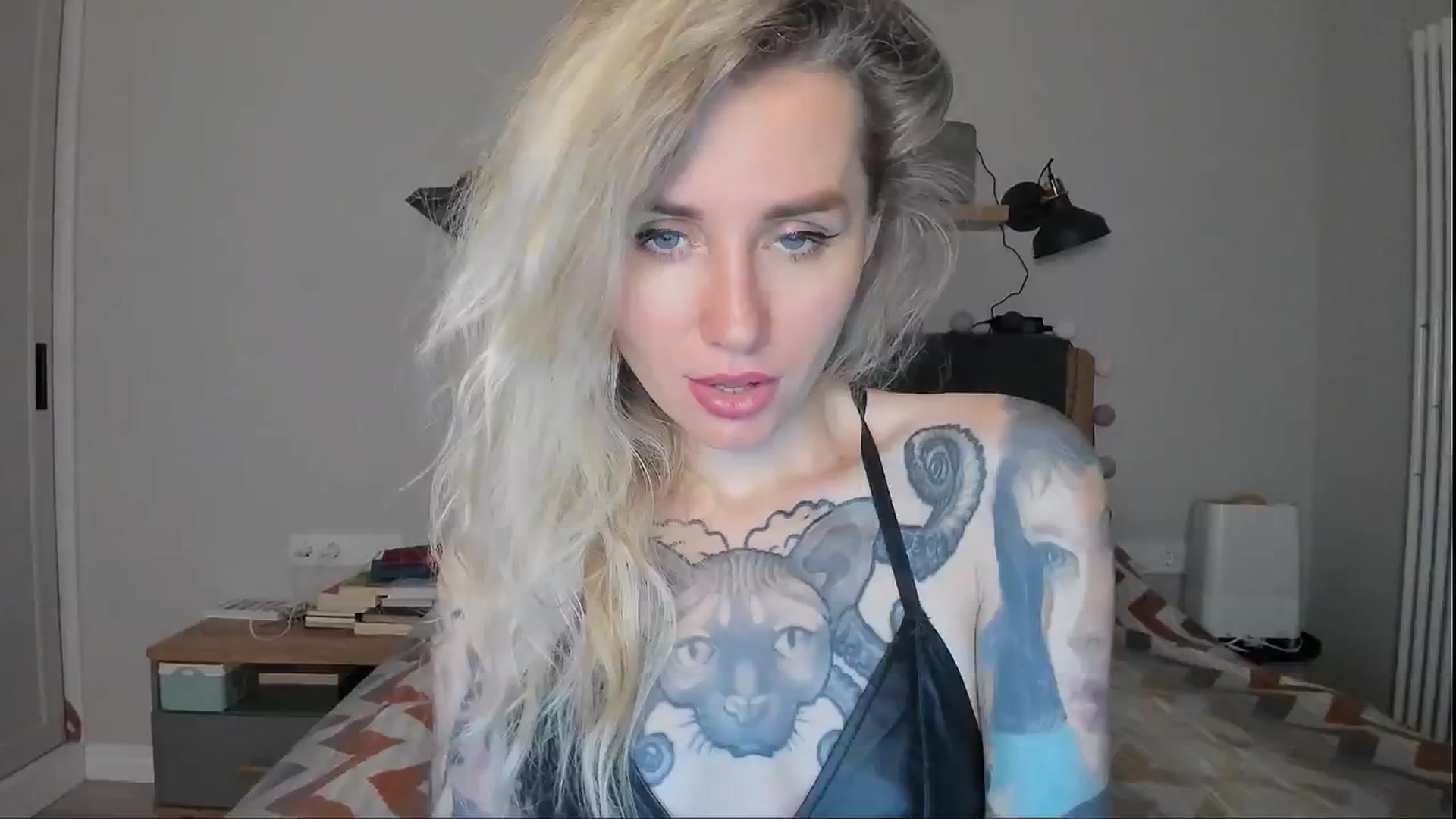 Gallery image thumbnail from Alexa_Smithhh's myfreecams stream on, 08/23/2024, 21:06 image 18 of 20