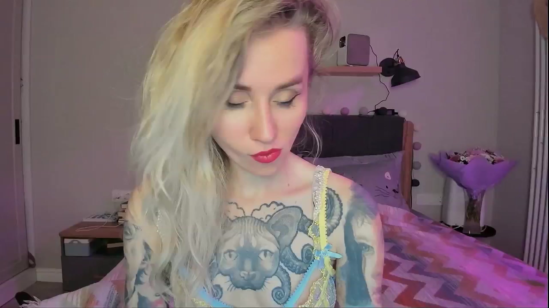 Gallery image thumbnail from Alexa_Smithhh's myfreecams stream on, 08/26/2024, 18:04 image 7 of 20