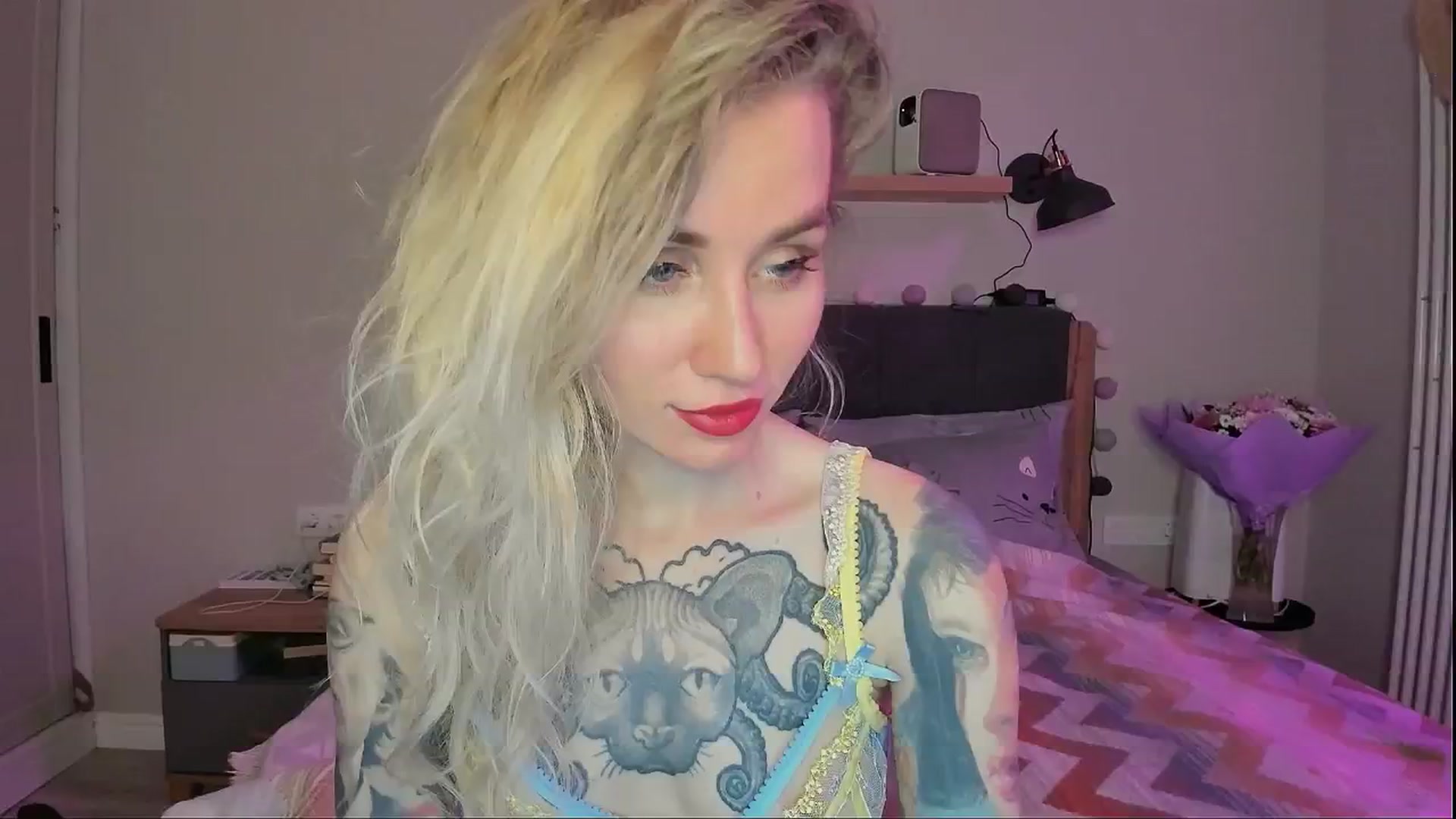 Gallery image thumbnail from Alexa_Smithhh's myfreecams stream on, 08/26/2024, 18:04 image 14 of 20