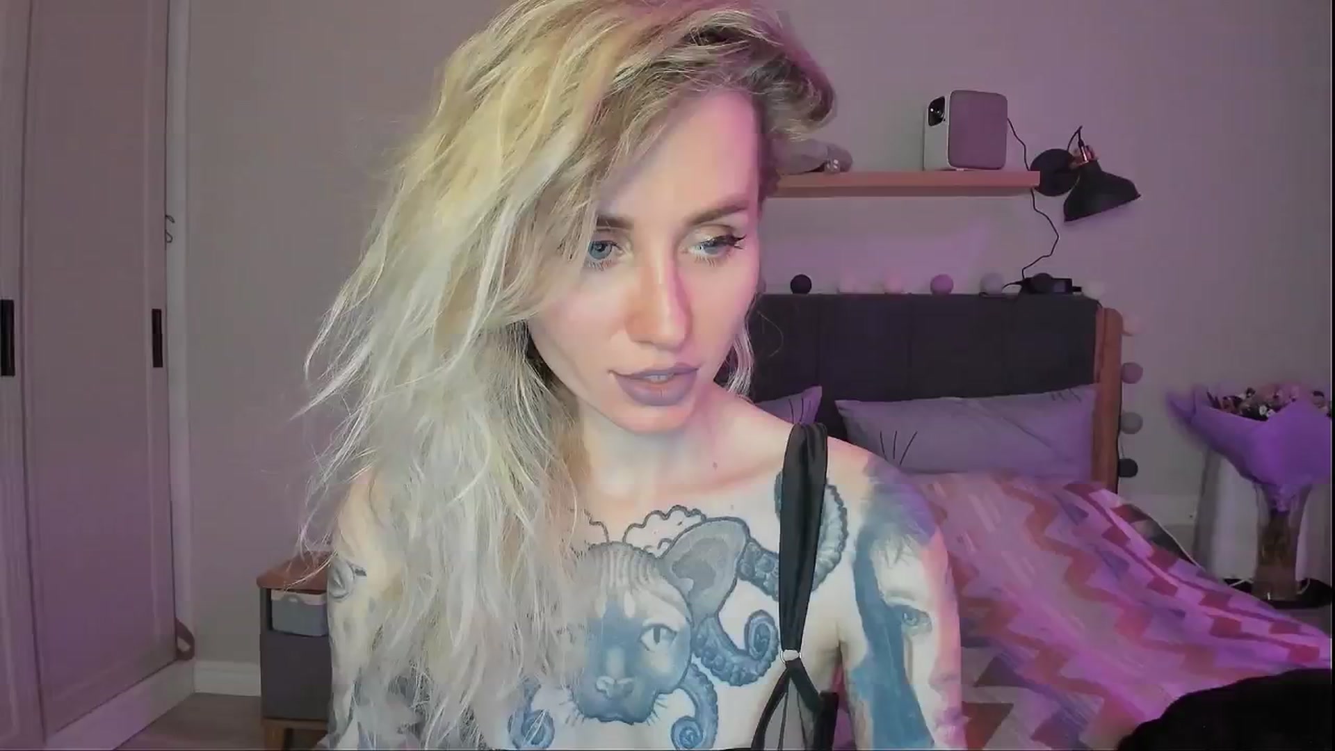 Gallery image thumbnail from Alexa_Smithhh's myfreecams stream on, 08/30/2024, 17:45 image 15 of 20