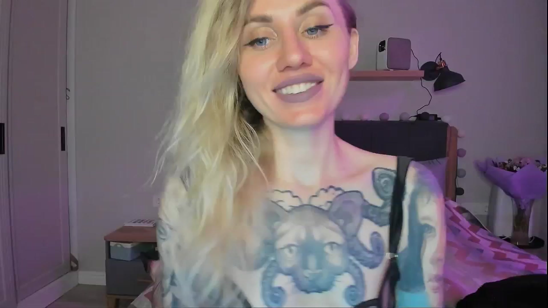 Gallery image thumbnail from Alexa_Smithhh's myfreecams stream on, 08/30/2024, 17:45 image 4 of 20