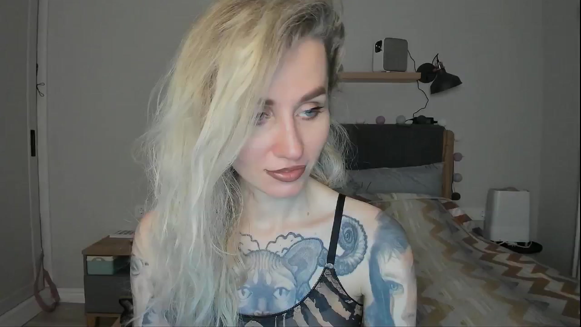 Gallery image thumbnail from Alexa_Smithhh's myfreecams stream on, 09/02/2024, 19:05 image 19 of 20