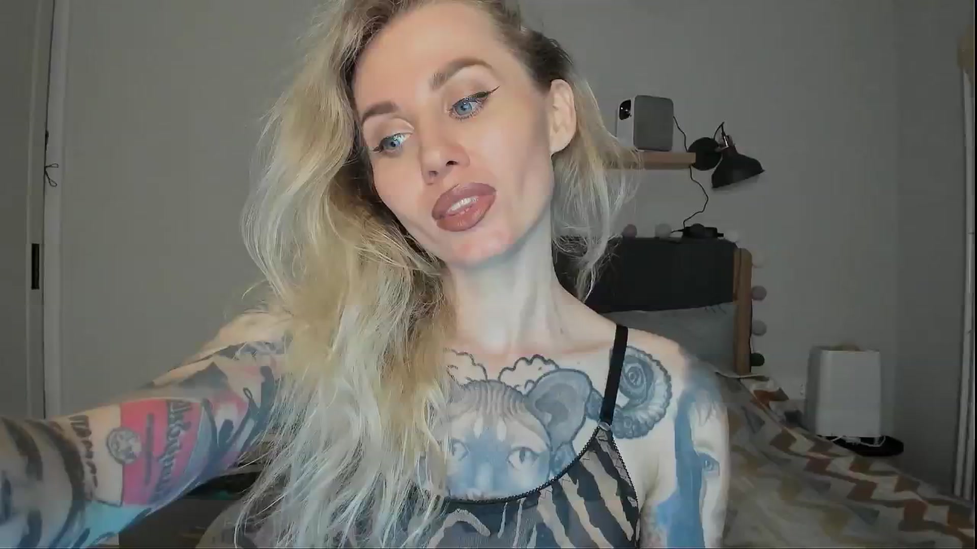Gallery image thumbnail from Alexa_Smithhh's myfreecams stream on, 09/02/2024, 20:53 image 2 of 20